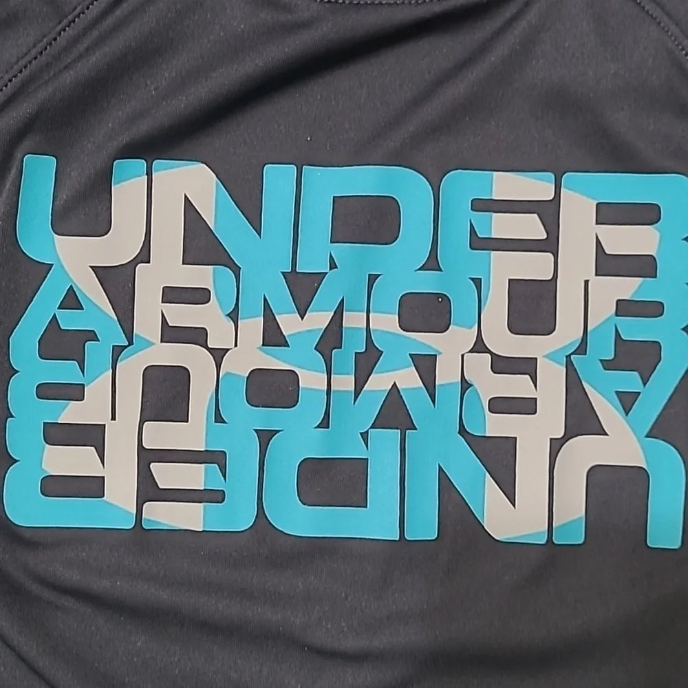 Under Armour Grey Shirt with Teal Blue Waffle Patterned Sleeves size Y-Large